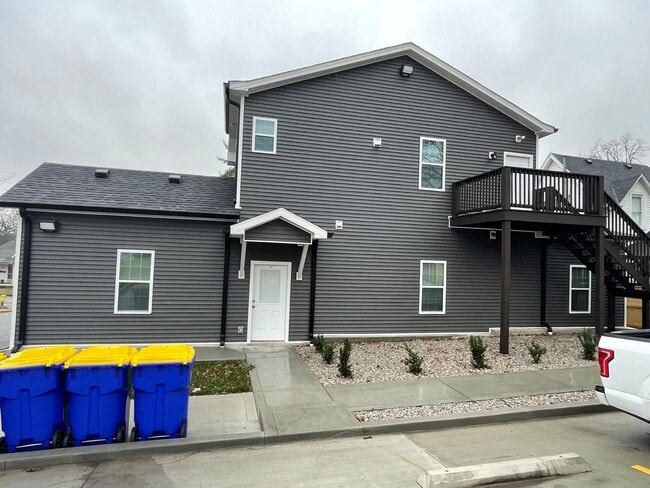 Building Photo - 1301 Indianola St