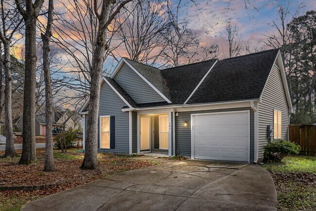 Foto del edificio - **$500 Off First Months Rent** Charming 3 Bedroom 2 bathroom ready for you to call home!
