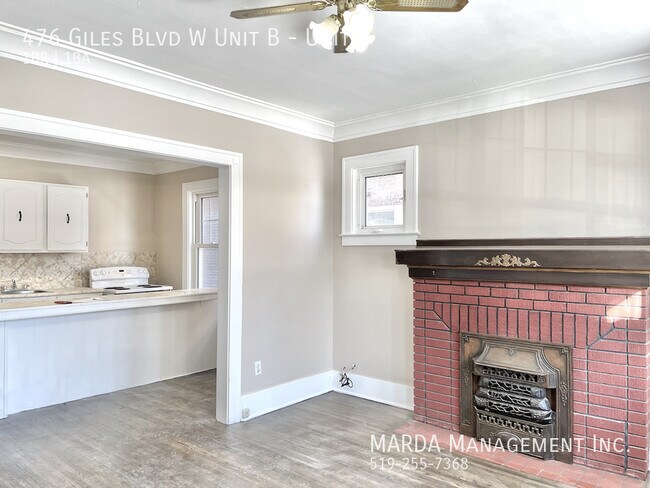Photo du bâtiment - CHARMING 1 BED/1 BATH CENTRAL WINDSOR + HYDRO & GAS!