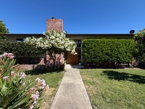 Building Photo - 10744 Deep Cliffe Dr