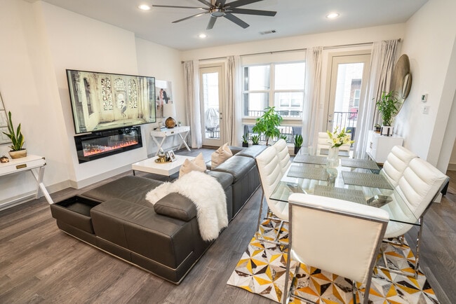 Photo - 2522 El Camino Ln House