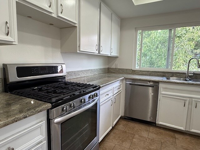 Foto del edificio - 10282 Norma Gardens Dr