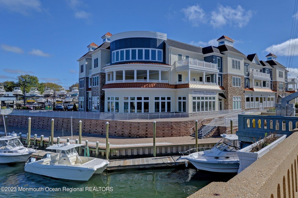 616 Fifth Ave Unit 303, Belmar, NJ 07719 Condo for Rent in Belmar, NJ