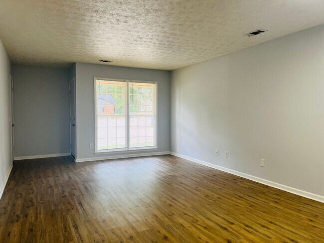 Foto del edificio - 104 Peachtree Ct