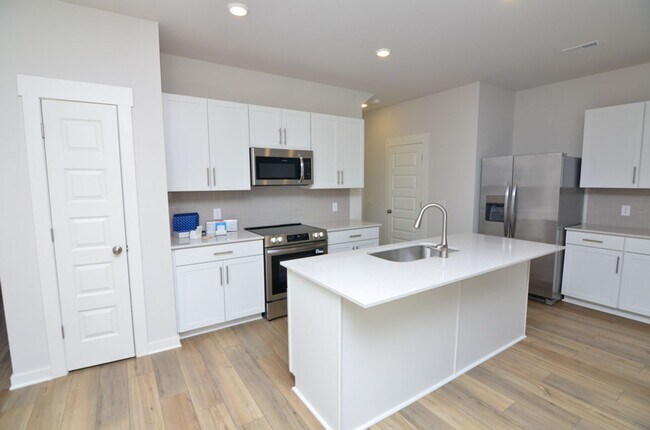 Foto del edificio - 1704 Manuka Ln