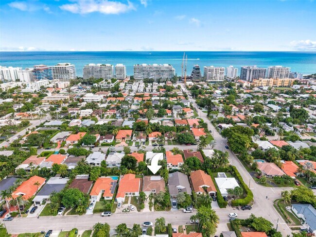 Foto del edificio - 9025 Dickens Ave