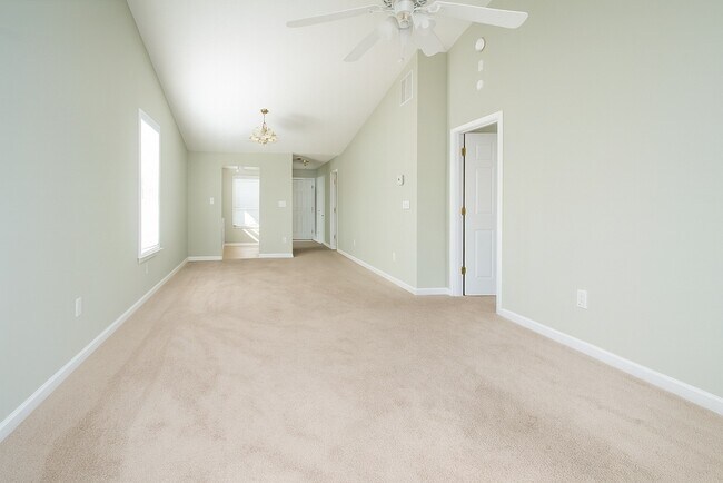 Foto del edificio - 1712 Summerwoods Ln