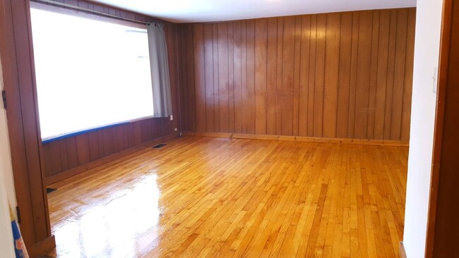 Building Photo - 5822 Ethan Allen Hwy