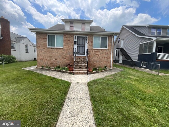 Building Photo - 4009 Elderon Ave