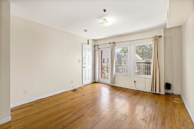 Building Photo - 420 6th St