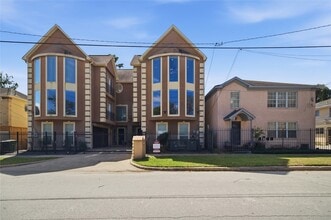 Building Photo - 1316 Cleburne St