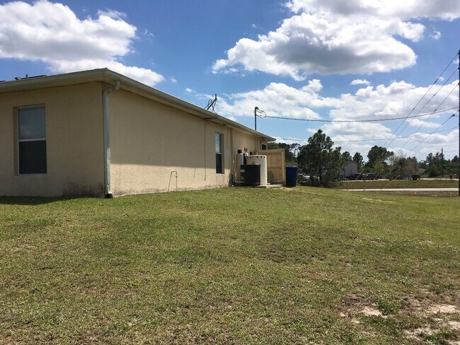 Foto del edificio - 4400-4402 Douglas Ln