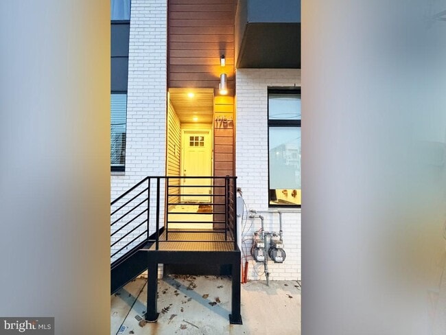 Foto del edificio - 1754 N Randolph St