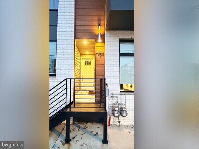 Foto del edificio - 1754 N Randolph St