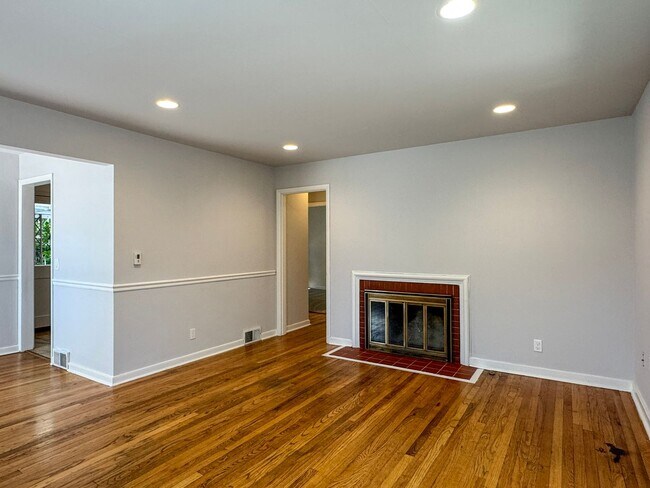 Foto del edificio - Wonderful Wedgwood Location! 2bd/2bth home...