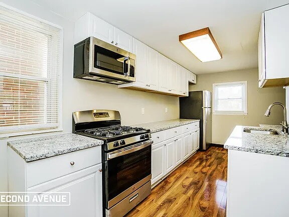 Building Photo - Welcome to this charming 3-bedroom, 1.5-bath home in North Versailles