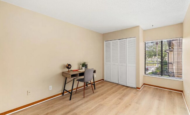 Building Photo - "Tranquil Oasis 3/2.5 Condo in coveted loc...