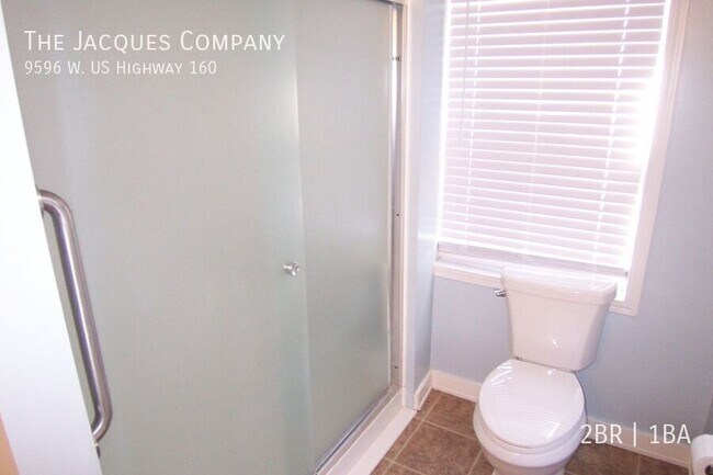 Building Photo - Very Clean Remodeled 2 bedroom 1 Bath in C...