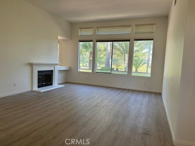 Foto del edificio - 236 Downey Ln