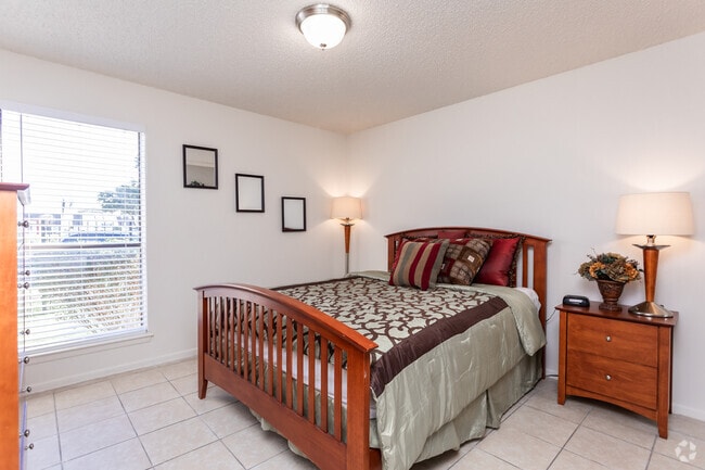 2BR, 1BA - 796SF Bedroom - Loma Vista Apartments