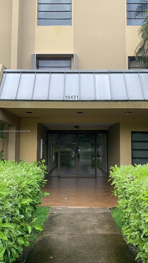 Foto principal - 10431 N Kendall Dr