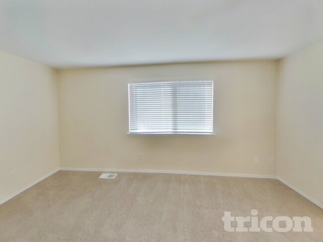 Foto del edificio - 3619 Silver Maple Ct SE