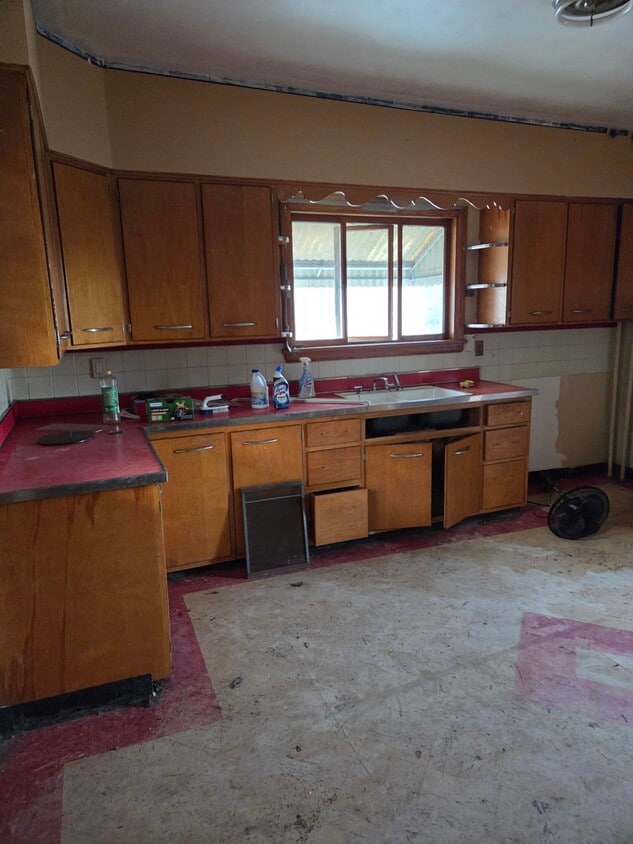 Primary Photo - 325 Glenn St