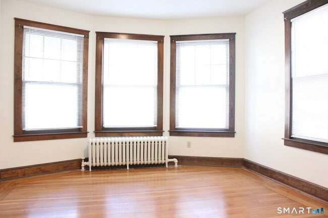 Foto del edificio - 16 Woodland St
