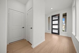 Building Photo - 21643 Lampeter River Ln