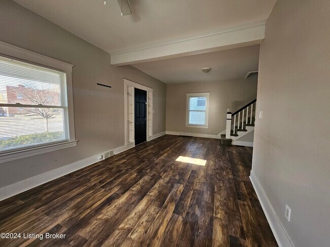 Foto del edificio - 3141 Taylor Blvd