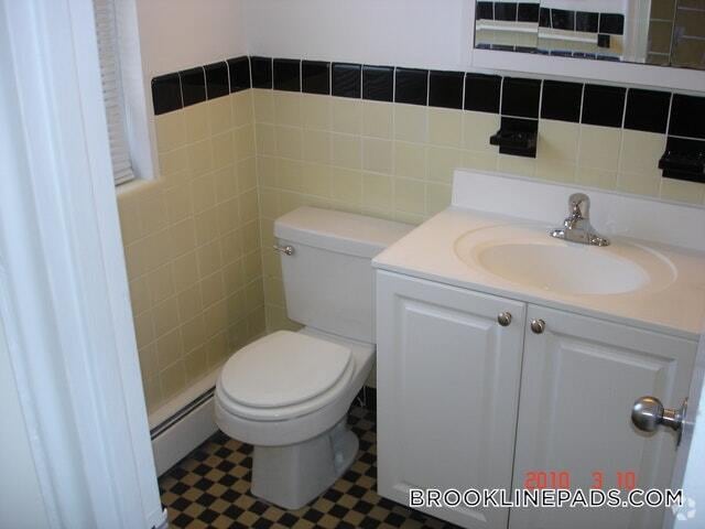 Building Photo - 229 Independence Dr