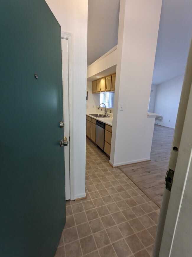 Building Photo - 13101 Briarcliff Ter