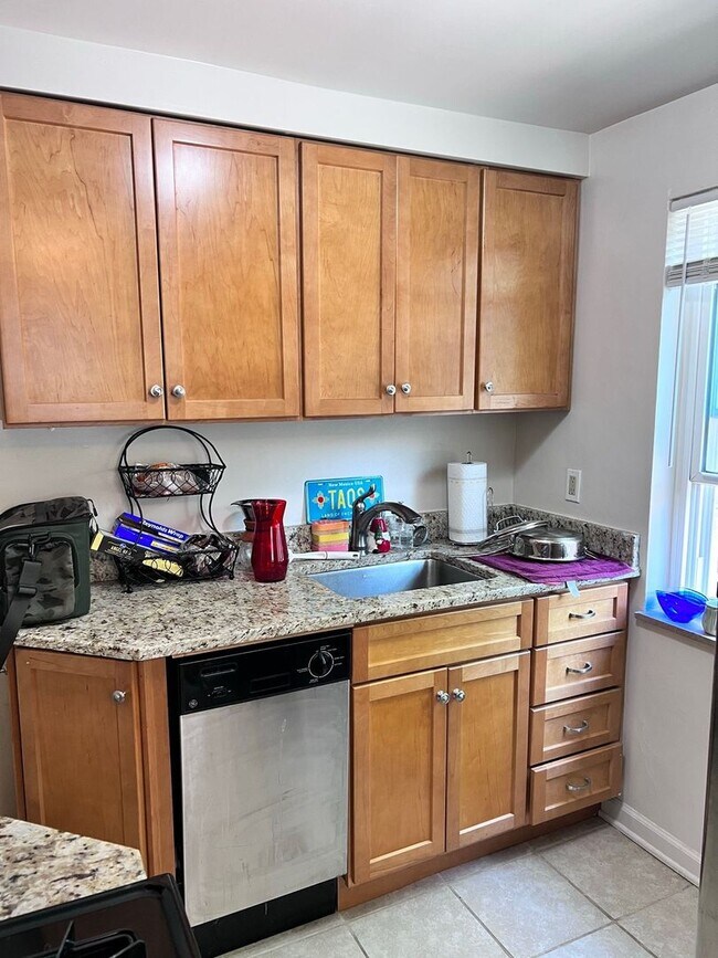 Foto del edificio - 2617 Madison Rd