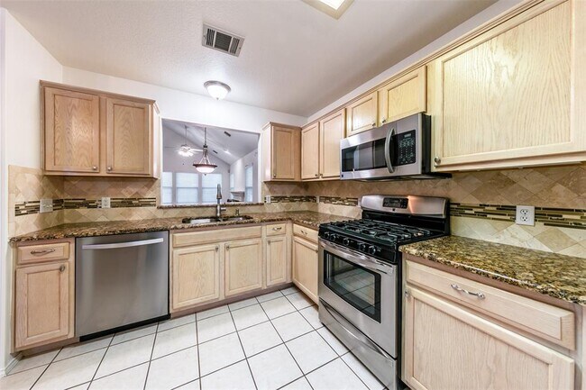 Foto del edificio - 7417 Peabody Dr