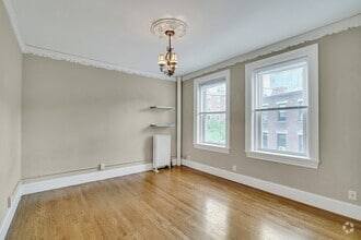Building Photo - 131 Park Dr
