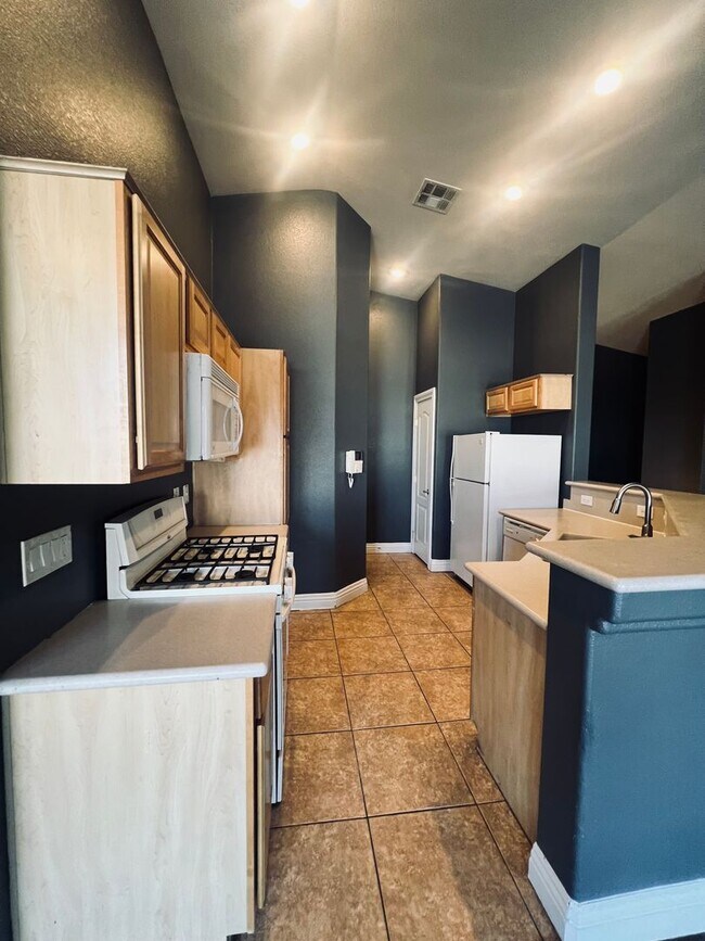 Foto del edificio - Condo For Rent - Ask about our one month f...