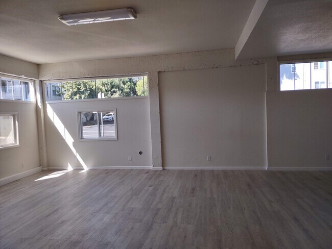 Living Room - 401 Green St