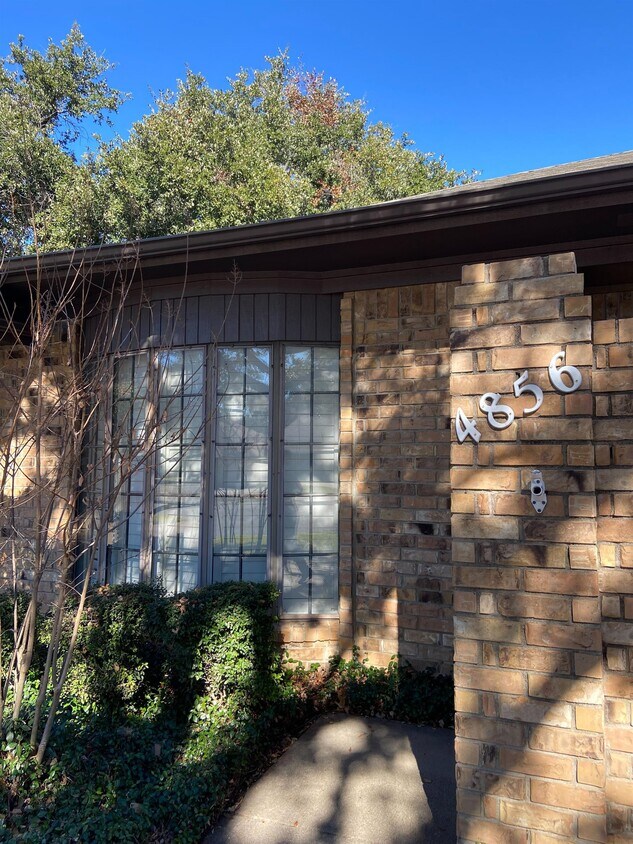 Primary Photo - 4856 Starcrest Ct