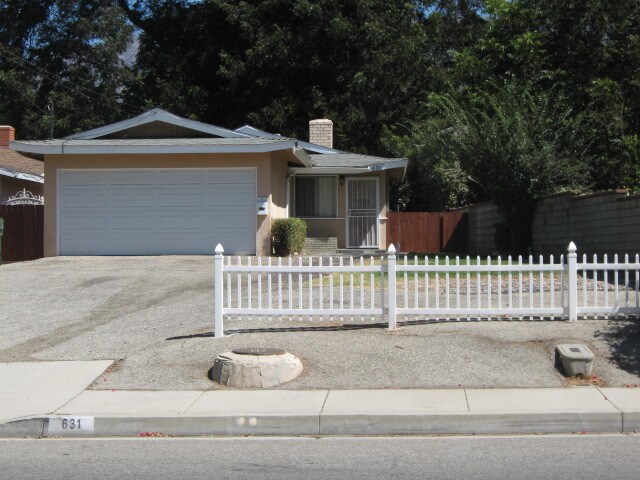 Primary Photo - 631 E Woodbury Rd