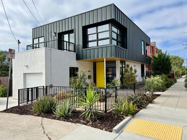 Building Photo - 6840 Draper Ave