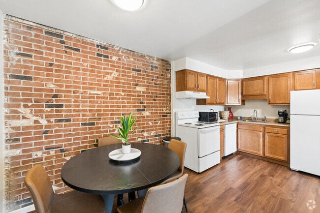 2BR, 1BA - 984SF - Dining Room - Liberty Square Apartments