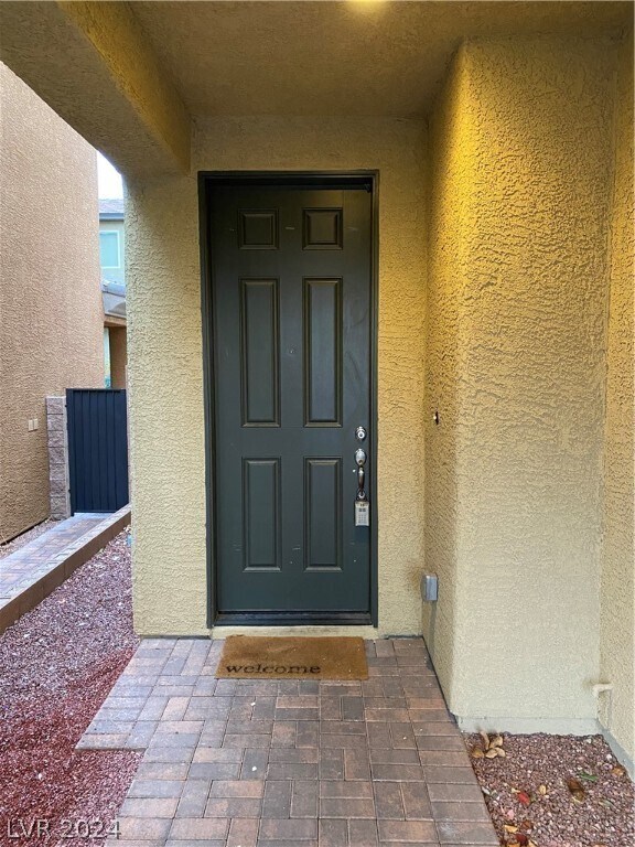 Foto del edificio - 10245 Mayflower Bay Ave