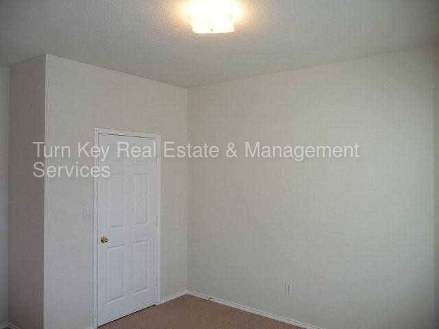 Building Photo - 118 Collett Ct