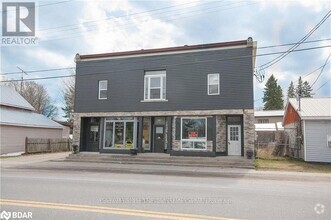 Building Photo - 4570 Penetanguishene Rd