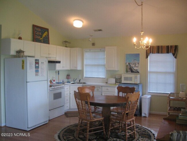 Building Photo - 6820 Canal Dr