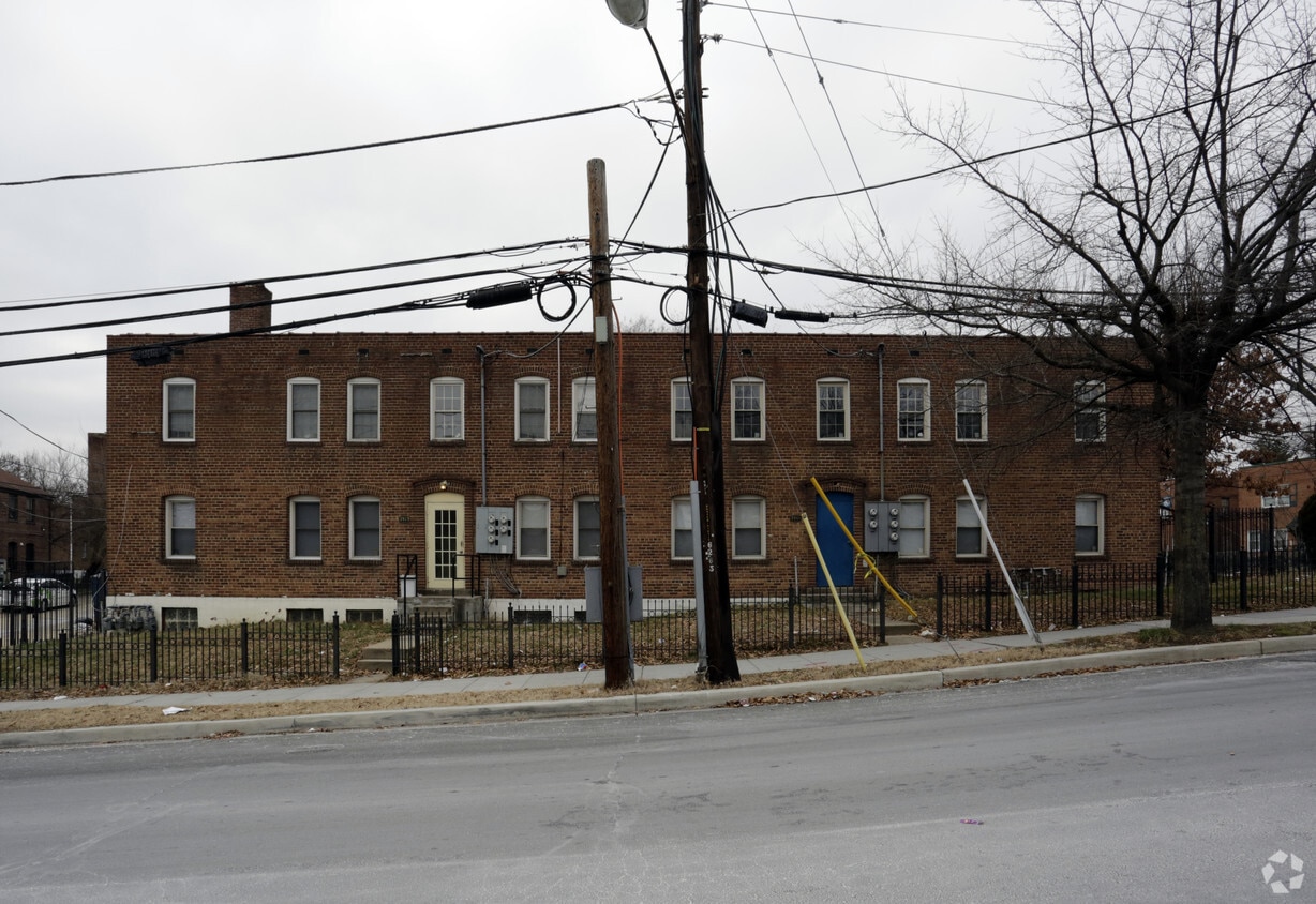 Building Photo - 3301-3303 15th St SE