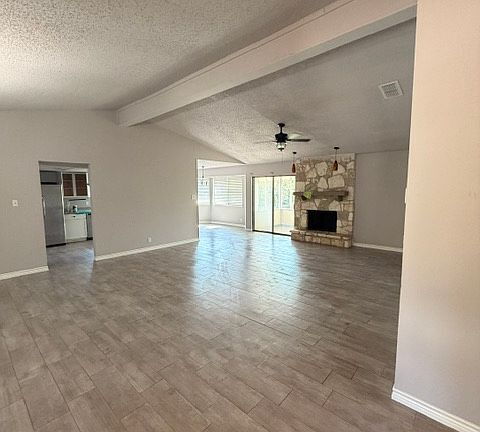 Building Photo - Well-maintained one story home