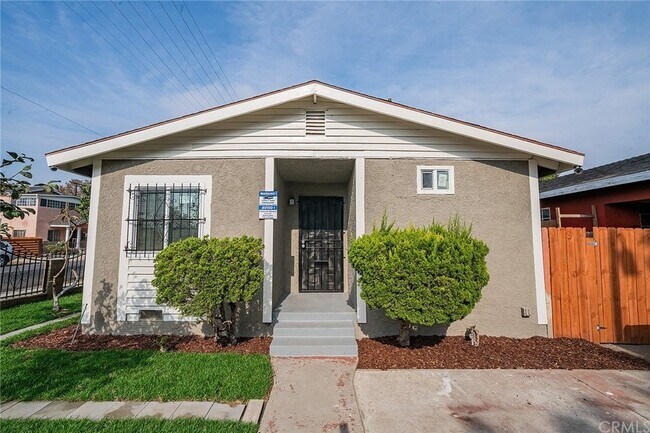 Photo - 803 E 89th St House