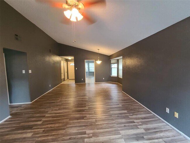 Foto del edificio - 2812 Goldbridge Dr