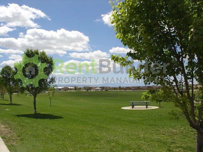 Foto del edificio - LEASE PENDING – PLEASE APPLY AT YOUR OWN D...